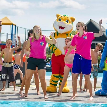 Chalet Op Gezellige Familiecamping Bij Zee Камперланд Екстериор снимка