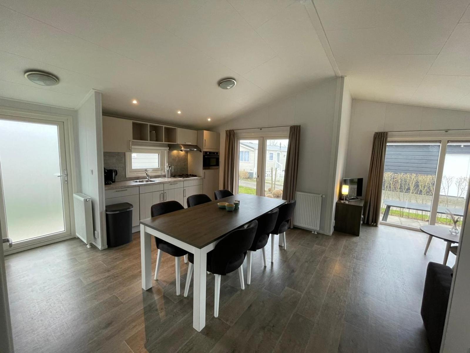 Chalet Op Gezellige Familiecamping Bij Zee Камперланд Екстериор снимка